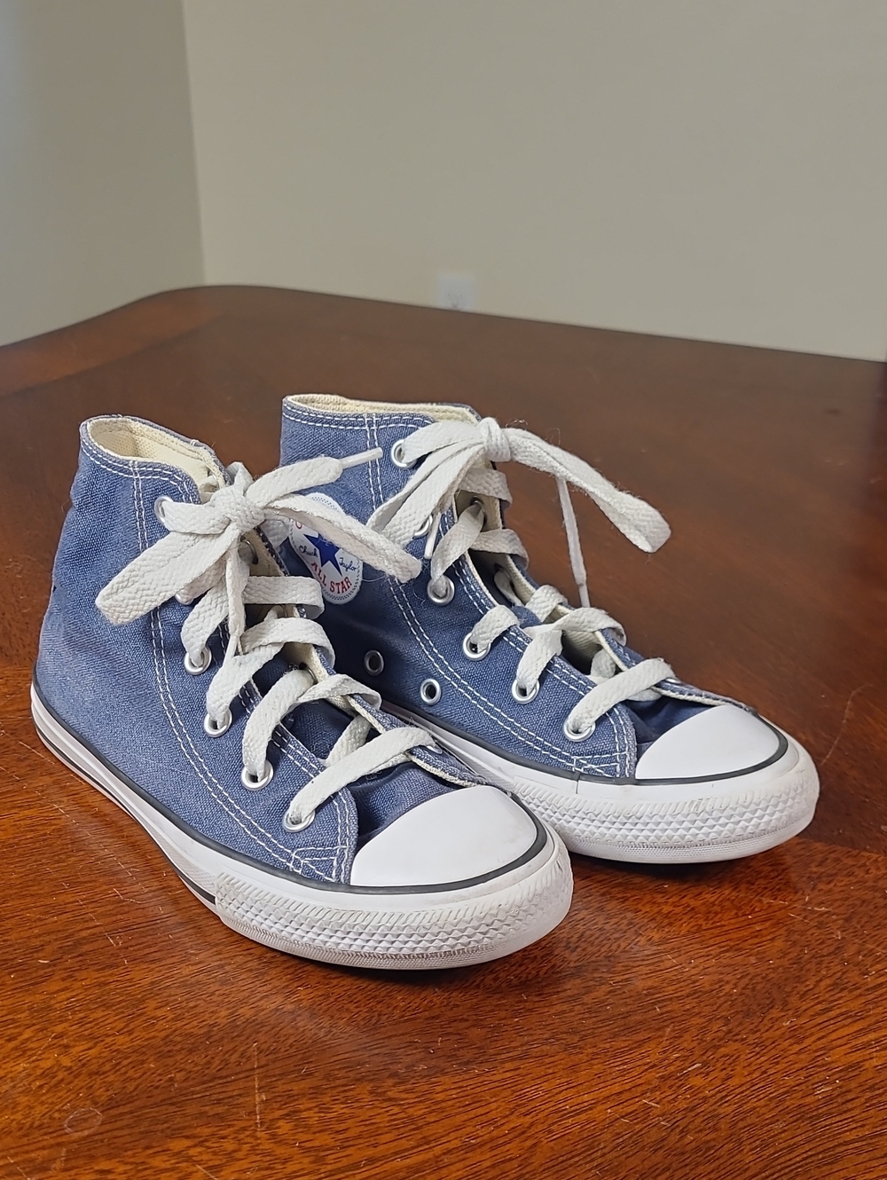 Converse Chuck Taylor All Star Kids High-Top Sneakers in Blue and White US 13